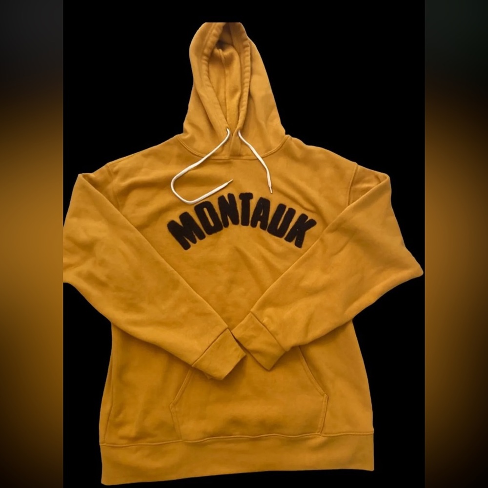 Vintage 2003 large montauk sweatshirt hoodie